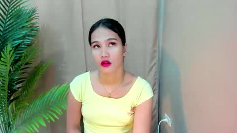 Snapshot of sweetgirl_latina143 chatting on 18, 9, 2025 sweetgirl_latina143 online show from 18, 9, 2025