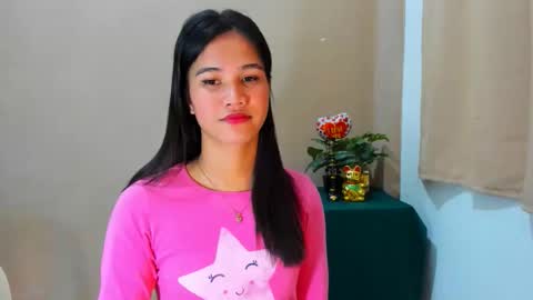 Snapshot of sweetgirl_latina143 chatting on 3, 10, 2025 sweetgirl_latina143 online show from 3, 10, 2025