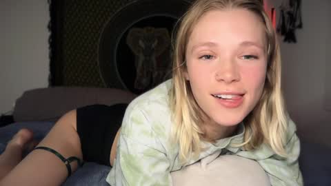 Snapshot of sweetgracee chatting on 27, 12, 2024 sweetgracee online show from 27, 12, 2024