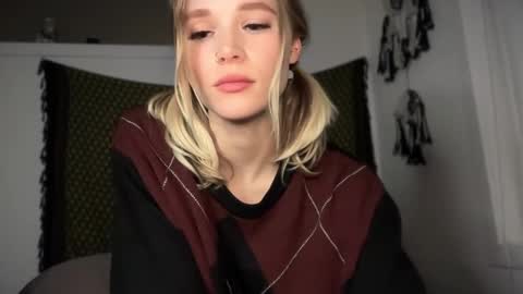 Snapshot of sweetgracee chatting on 14, 2, 2025 sweetgracee online show from 14, 2, 2025