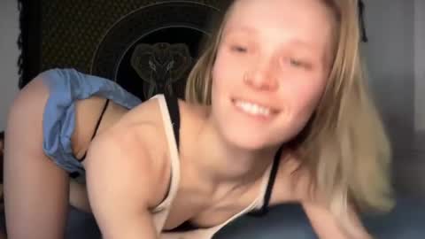 Snapshot of sweetgracee chatting on 28, 2, 2025 sweetgracee online show from 28, 2, 2025