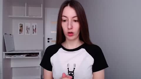 Snapshot of sweetheart_77 chatting on 26, 11, 2025 Emma online show from 26, 11, 2025