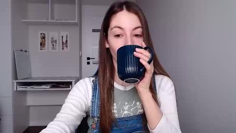 Snapshot of sweetheart_77 chatting on 3, 12, 2025 Emma online show from 3, 12, 2025