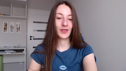 Snapshot of sweetheart_77 chatting on 22, 6, 2026 Emma online show from 22, 6, 2026
