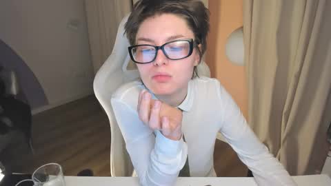 Snapshot of sweetheart_flower chatting on 23, 2, 2025 Kira online show from 23, 2, 2025