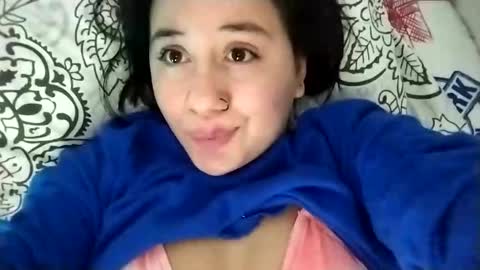 Snapshot of sweetie__annie chatting on 26, 2, 2025 Ana Mara  i cant Make noise My family is here  online show from 26, 2, 2025