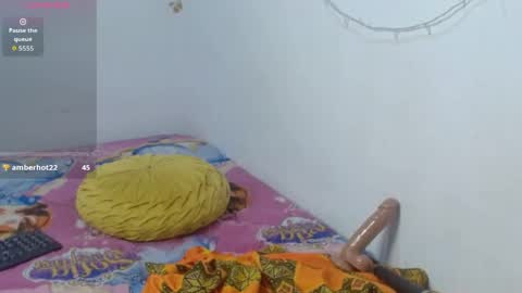 Snapshot of sweetjuicyclit chatting on 30, 4, 2026 zuri online show from 30, 4, 2026