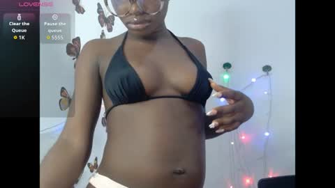 Snapshot of sweetjuicyclit chatting on 31, 5, 2026 zuri online show from 31, 5, 2026