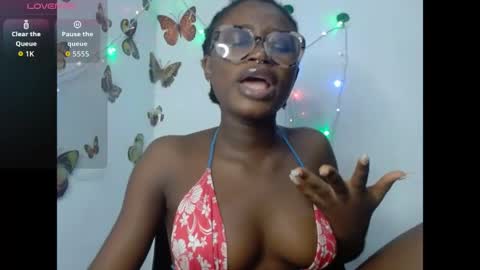 Snapshot of sweetjuicyclit chatting on 2, 6, 2026 zuri online show from 2, 6, 2026