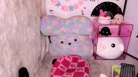 Sweet Laumina online show from 6, 2, 2026