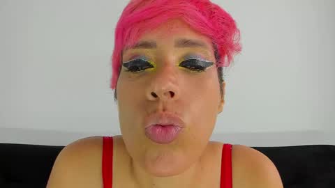 Snapshot of sweetlesbianseduction chatting on 31, 5, 2026 Azulandvioleta online show from 31, 5, 2026