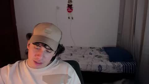 Snapshot of sweetlian_04 chatting on 15, 11, 2025 Lian online show from 15, 11, 2025