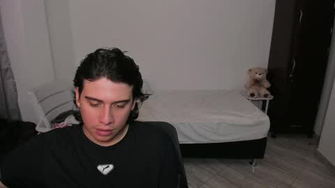 Snapshot of sweetlian_04 chatting on 19, 12, 2025 Lian online show from 19, 12, 2025