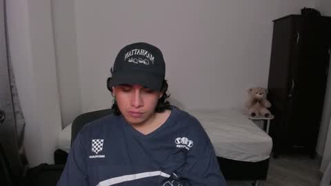 Snapshot of sweetlian_04 chatting on 21, 12, 2025 Lian online show from 21, 12, 2025