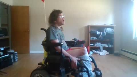 Snapshot of sweetman4u75 chatting on 8, 10, 2025 Sweet Man online show from 8, 10, 2025