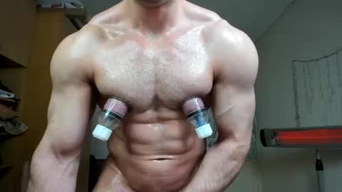 Snapshot of sweetmuscles_boy chatting on 28, 11, 2025 Lorenzo online show from 28, 11, 2025