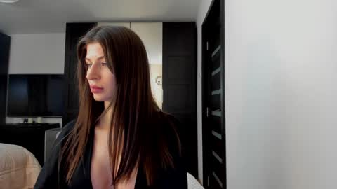 Snapshot of sweetndcrazy chatting on 7, 1, 2025 Nicole online show from 7, 1, 2025