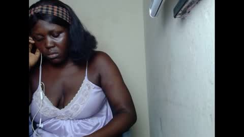 sweetnectarx online show from 17, 2, 2025