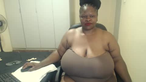 Snapshot of sweetnoziexxx chatting on 4, 2, 2025 sweetnoziexxx online show from 4, 2, 2025