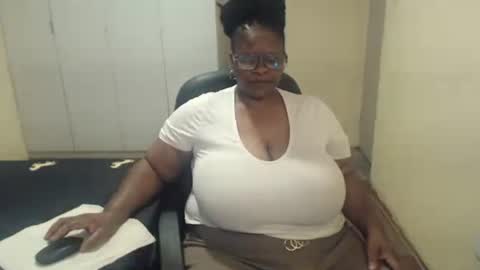 Snapshot of sweetnoziexxx chatting on 26, 2, 2025 sweetnoziexxx online show from 26, 2, 2025