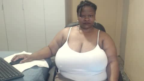 Snapshot of sweetnoziexxx chatting on 22, 9, 2025 sweetnoziexxx online show from 22, 9, 2025