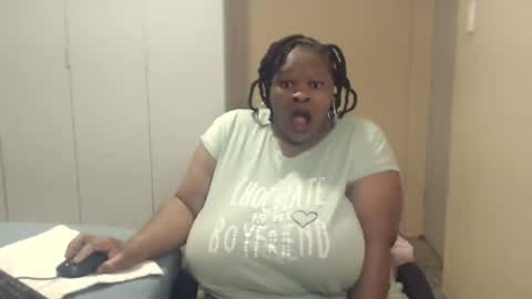 Snapshot of sweetnoziexxx chatting on 28, 9, 2025 sweetnoziexxx online show from 28, 9, 2025