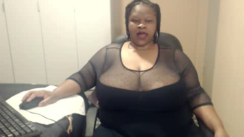 Snapshot of sweetnoziexxx chatting on 7, 10, 2025 sweetnoziexxx online show from 7, 10, 2025
