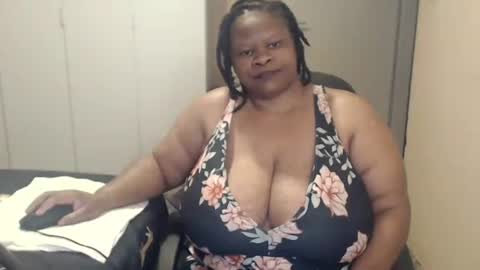 Snapshot of sweetnoziexxx chatting on 13, 10, 2025 sweetnoziexxx online show from 13, 10, 2025