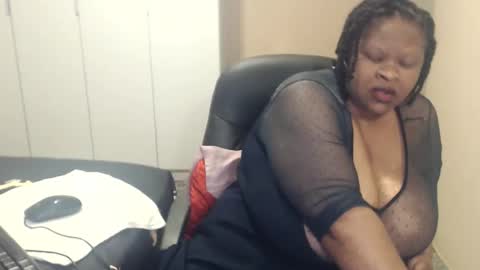 Snapshot of sweetnoziexxx chatting on 19, 10, 2025 sweetnoziexxx online show from 19, 10, 2025