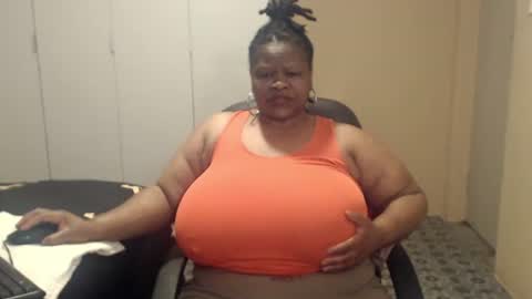 Snapshot of sweetnoziexxx chatting on 2, 11, 2025 sweetnoziexxx online show from 2, 11, 2025