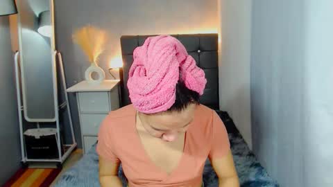 Snapshot of sweetnwildts chatting on 13, 10, 2025 Ghena online show from 13, 10, 2025