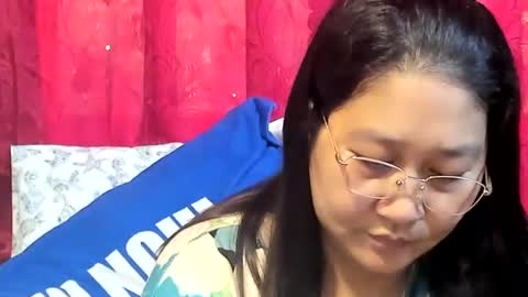 Snapshot of sweetpilipina88 chatting on 4, 8, 2026 MIA online show from 4, 8, 2026