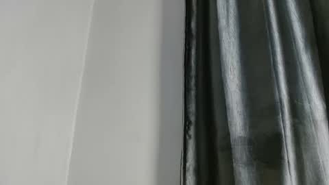 slim ivy online show from 20, 10, 2025