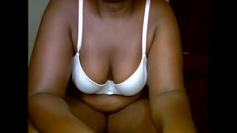 Snapshot of sweetrenne chatting on 11, 3, 2025 sweetrenne online show from 11, 3, 2025