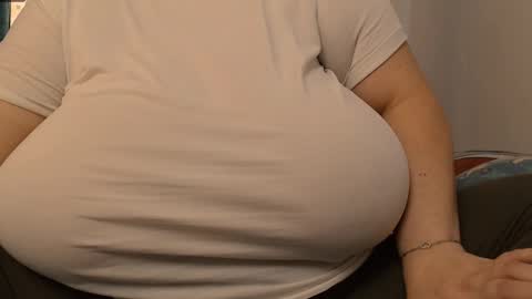 Snapshot of sweettm chatting on 22, 2, 2025 Maya online show from 22, 2, 2025