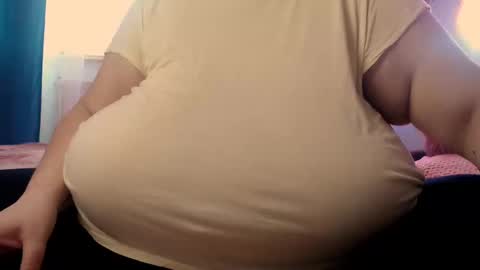 Snapshot of sweettm chatting on 8, 3, 2025 Maya online show from 8, 3, 2025