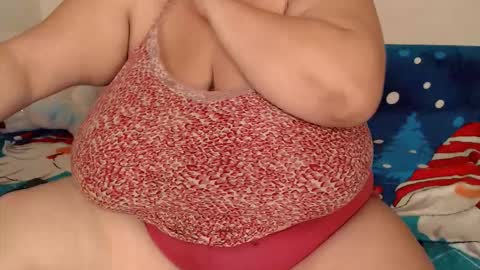 Snapshot of sweettm chatting on 16, 12, 2025 Maya online show from 16, 12, 2025