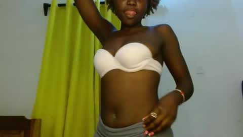 Snapshot of sweety_spixxy chatting on 27, 2, 2026 Dolly online show from 27, 2, 2026