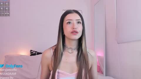 Snapshot of sweetyjannne chatting on 11, 9, 2025 Janne online show from 11, 9, 2025