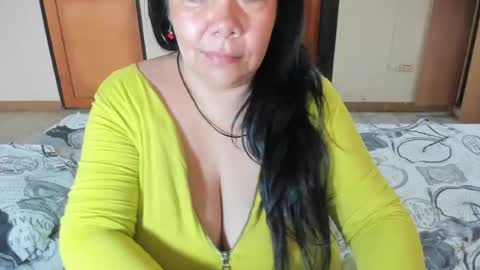 Snapshot of sweewoman_ chatting on 8, 7, 2026 Miranda online show from 8, 7, 2026