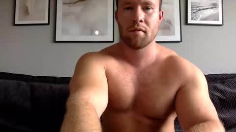 Snapshot of swekingxx chatting on 9, 9, 2025 swekingxx online show from 9, 9, 2025