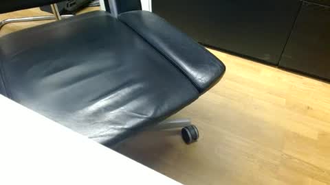 Snapshot of swisstom72 chatting on 15, 6, 2026 swisstom72 online show from 15, 6, 2026