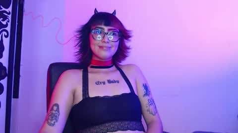 Snapshot of sxdbxtch chatting on 30, 4, 2026 Alice Phantom online show from 30, 4, 2026
