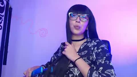 Snapshot of sxdbxtch chatting on 5, 5, 2026 Alice Phantom online show from 5, 5, 2026