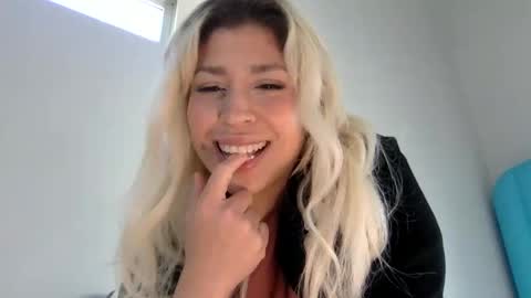 Sophie online show from 7, 4, 2026