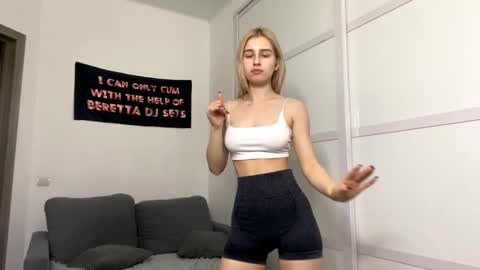 Snapshot of sydneyhackathorn chatting on 13, 1, 2026 Mona online show from 13, 1, 2026