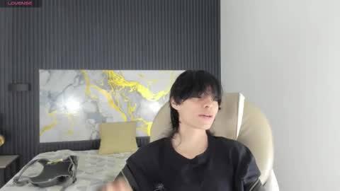 Snapshot of sylasfrost chatting on 5, 12, 2025 sylasfrost online show from 5, 12, 2025