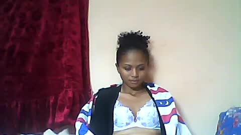 Snapshot of sylvaniah01 chatting on 27, 5, 2026 sylvaniah01 online show from 27, 5, 2026