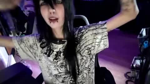 Snapshot of tabethashempert chatting on 15, 4, 2026 Lina online show from 15, 4, 2026