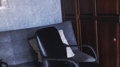 Tairon Tucke online show from 13, 12, 2024